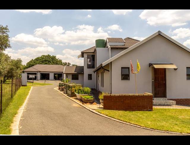 15 BEDROOM HOUSE FOR SALE IN LANSERIA